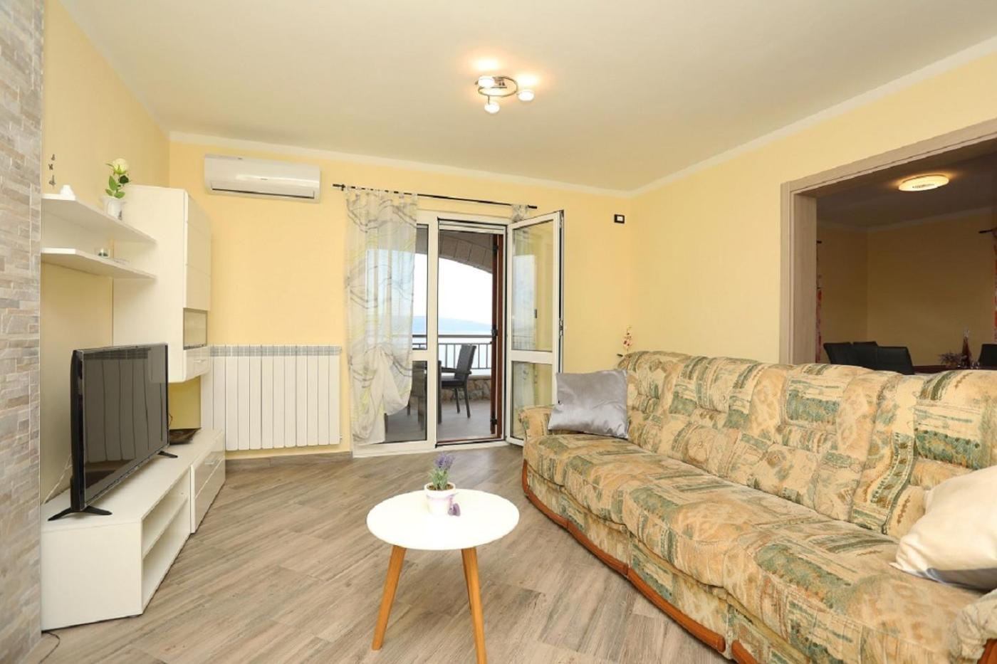 Apartament Victory Ravni Pokój zdjęcie