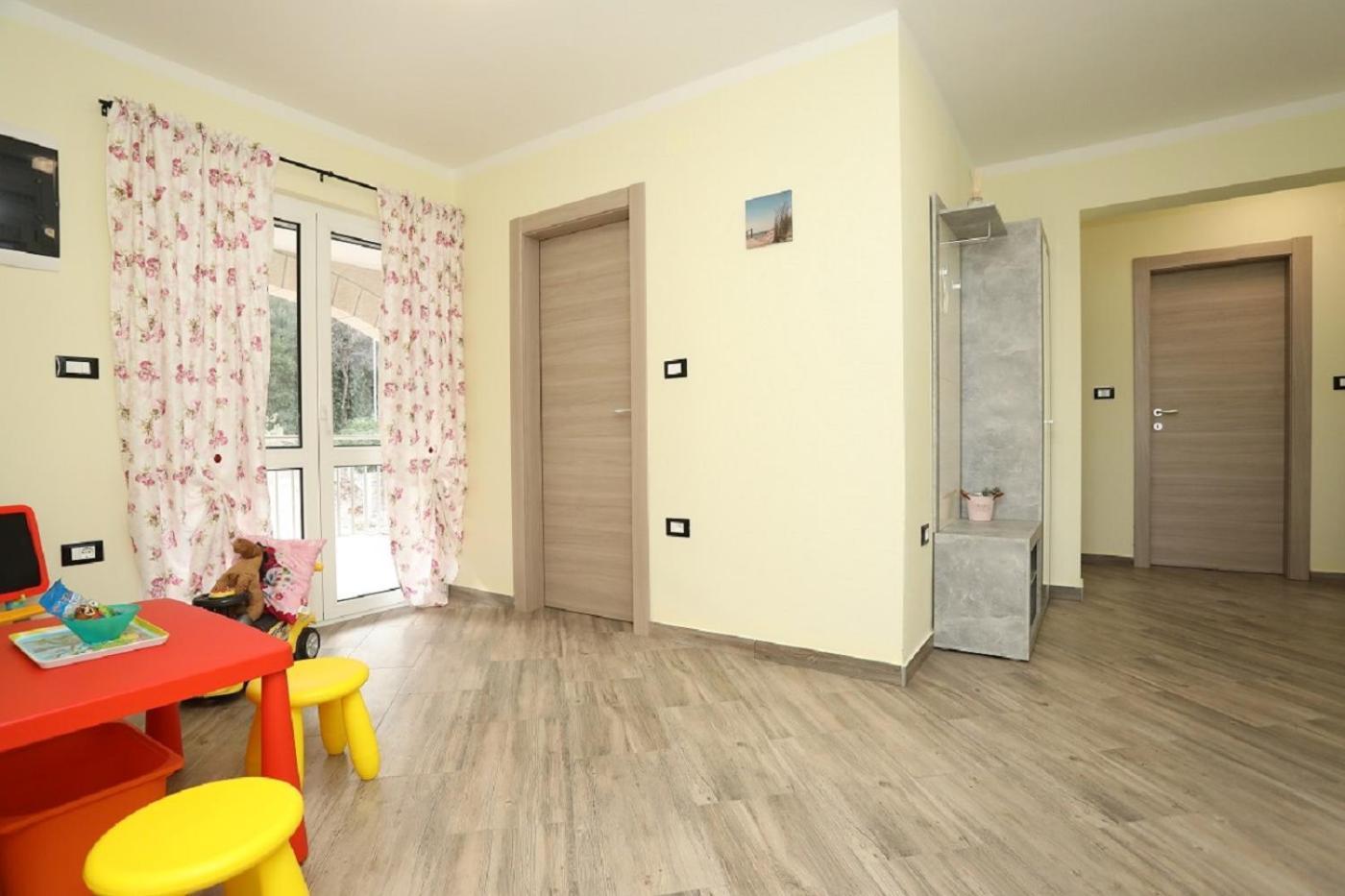 Apartament Victory Ravni Pokój zdjęcie